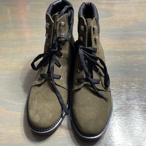 NWT Björndal Velvet Boots